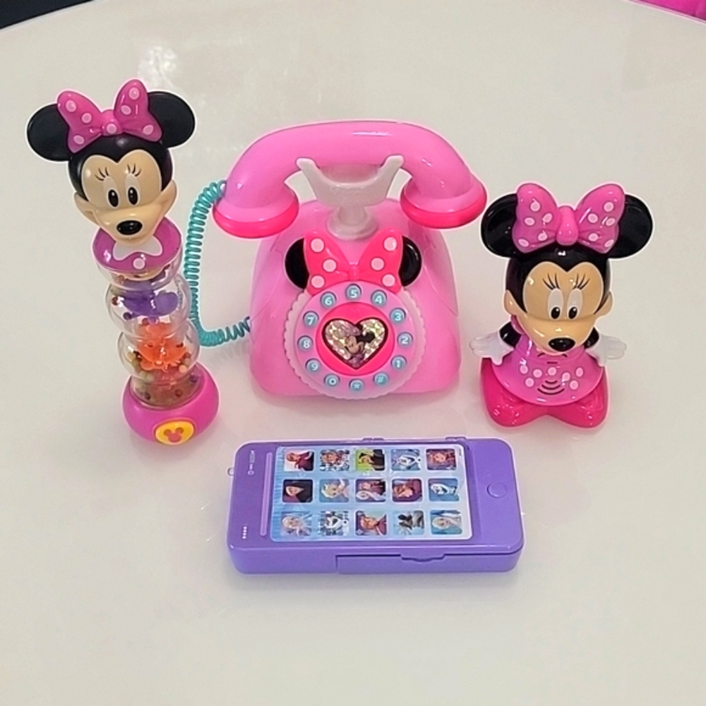 Minnie Mouse bundle w/bonus Frozen phone